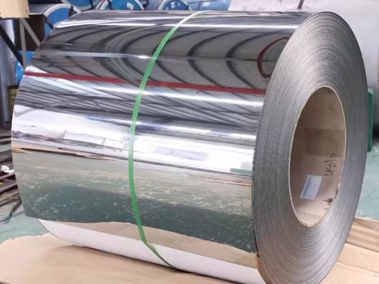 bobine en acier inoxydable poli en usine