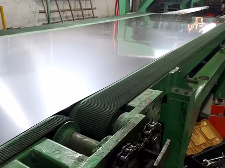 Лист нержавеющей стали 321 обработан