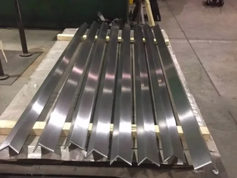 stainless steel angle bar supplier YIER warehouse with stacked structural angle profiles